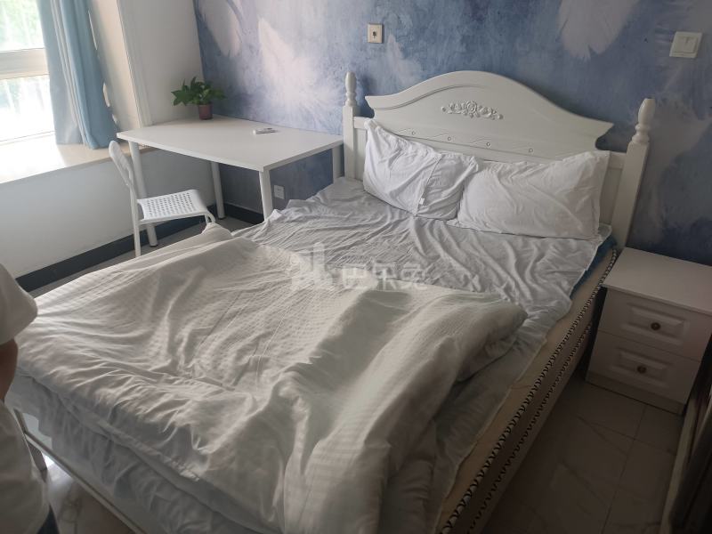 爱博四村7072711卧室图0