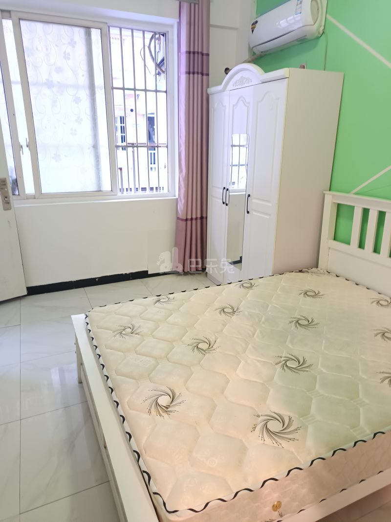 大上海国际商贸中心（花桥国际美车城）7095969卧室图2