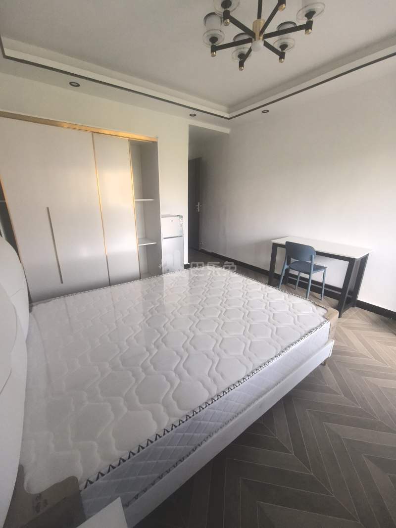 九新公路250弄7099837卧室图3