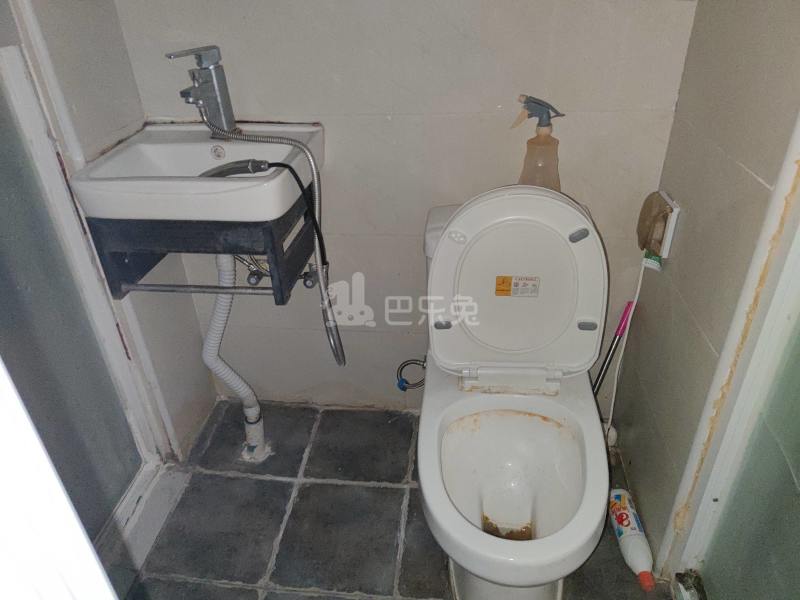 和家欣苑A区7120265卫生间图8