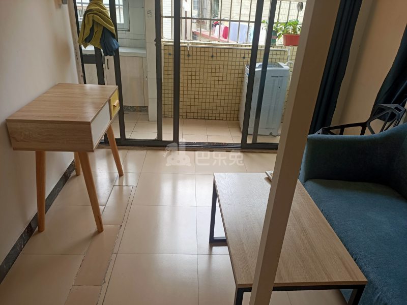 珠村中东新街八巷12号7127371客厅图2