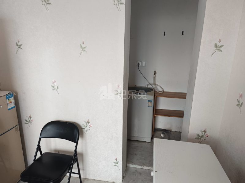 金钻苑南区（海顺路359弄）7137376卧室图3