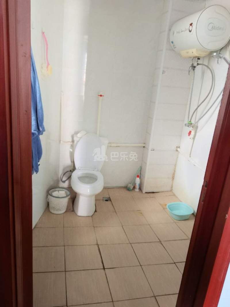 鑫苑国际城市花园7138863卫生间图7