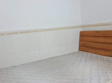 龙洞西华里12号 1室1厅1卫