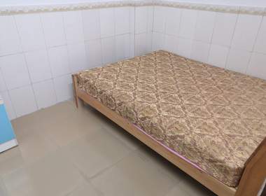 龙洞西华里12号 1室1厅1卫