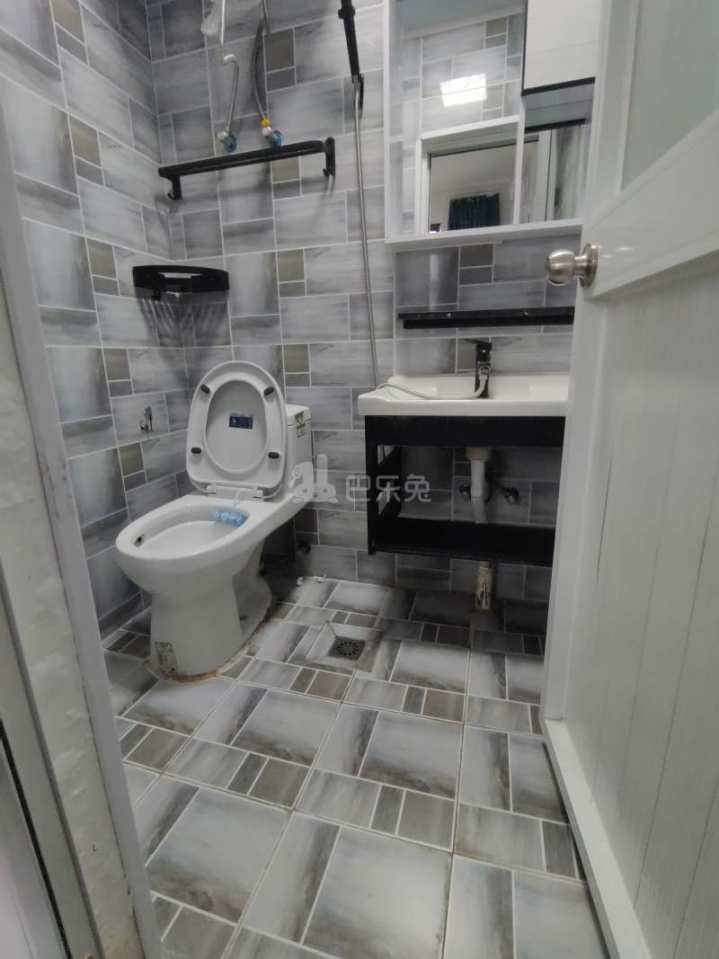 西郊家园（青浦）7163260卫生间图5