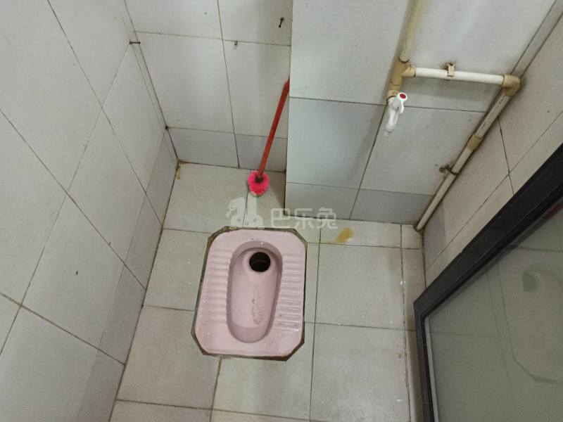 龙洞积善巷12号7166427卫生间图6