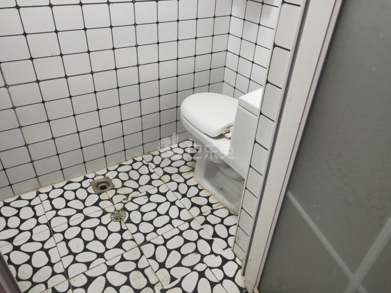 华秀雅苑7174840卫生间图7