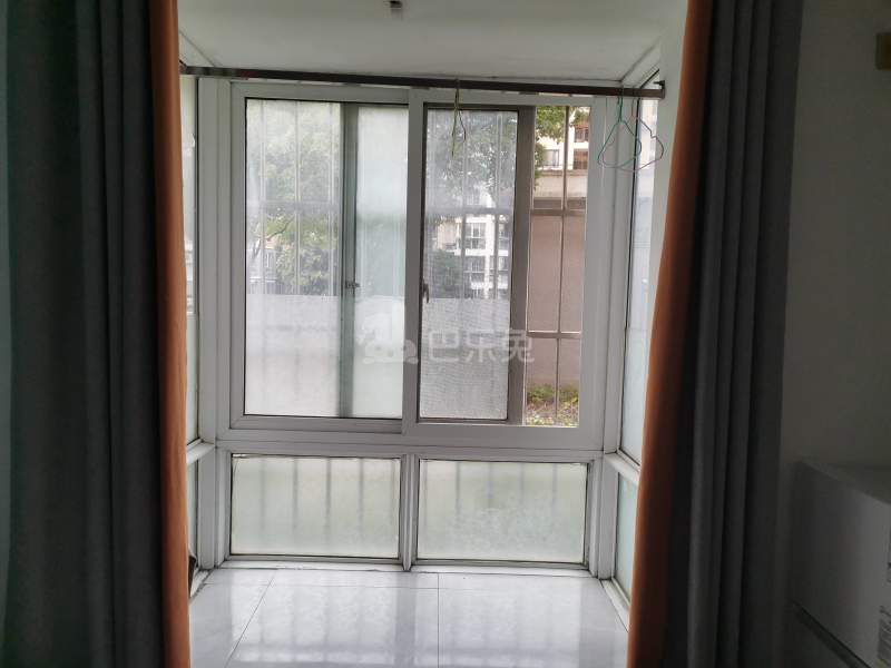 东方吉苑7207179卧室窗户图8