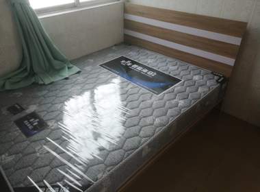 吉山东新街8号 1室1厅1卫