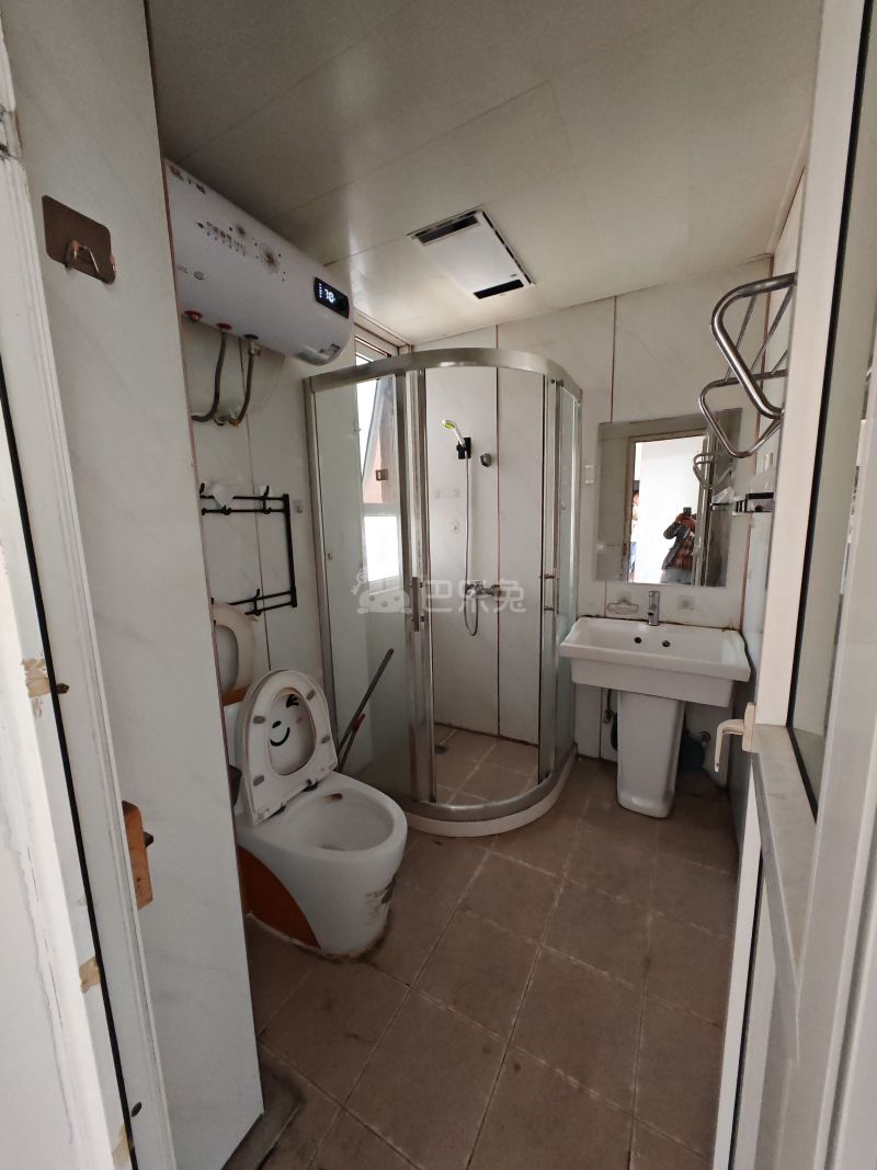 和家欣苑B区7263234卫生间图8