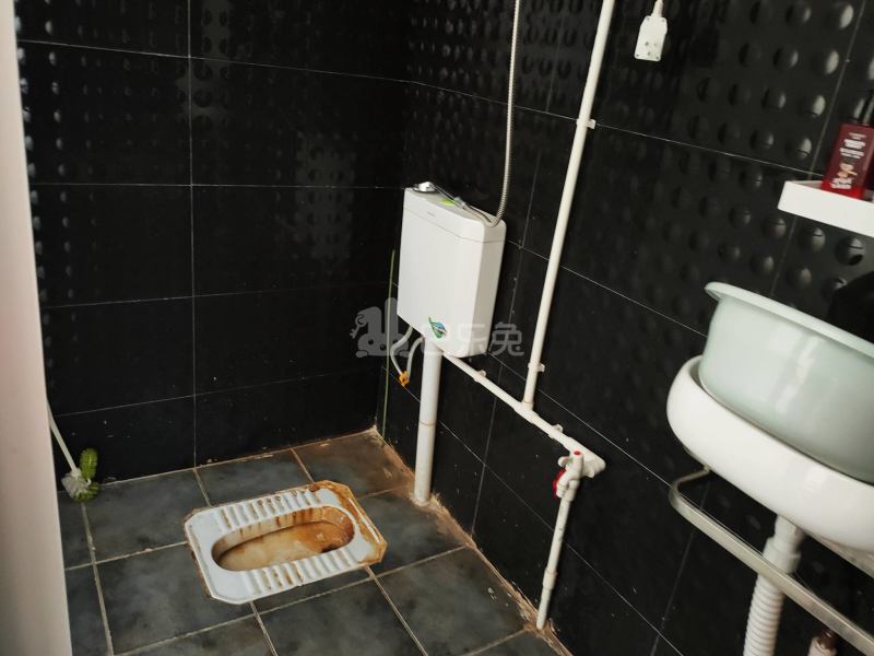 松坪山科苑新区7274711卫生间图7