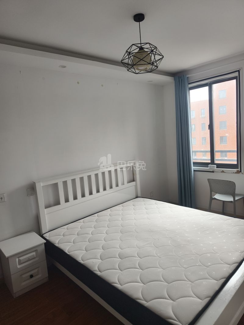 佘北家园紫荆苑7289526卧室图4