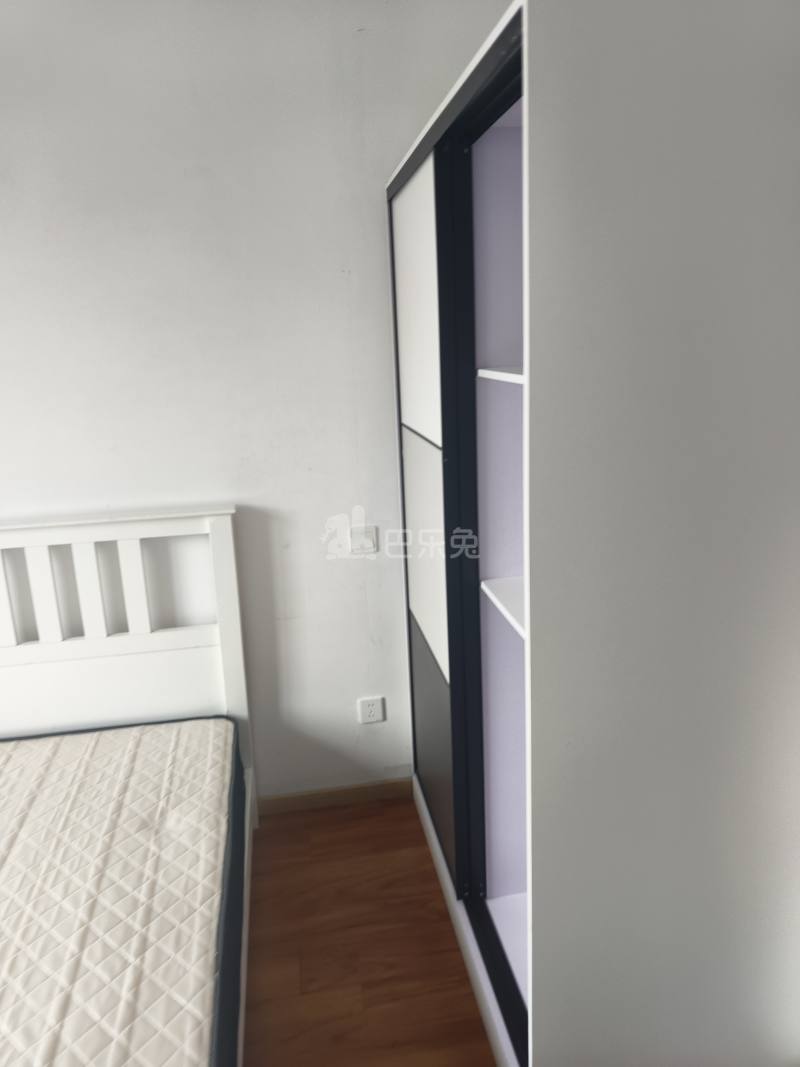 佘北家园紫荆苑7289526卧室图1