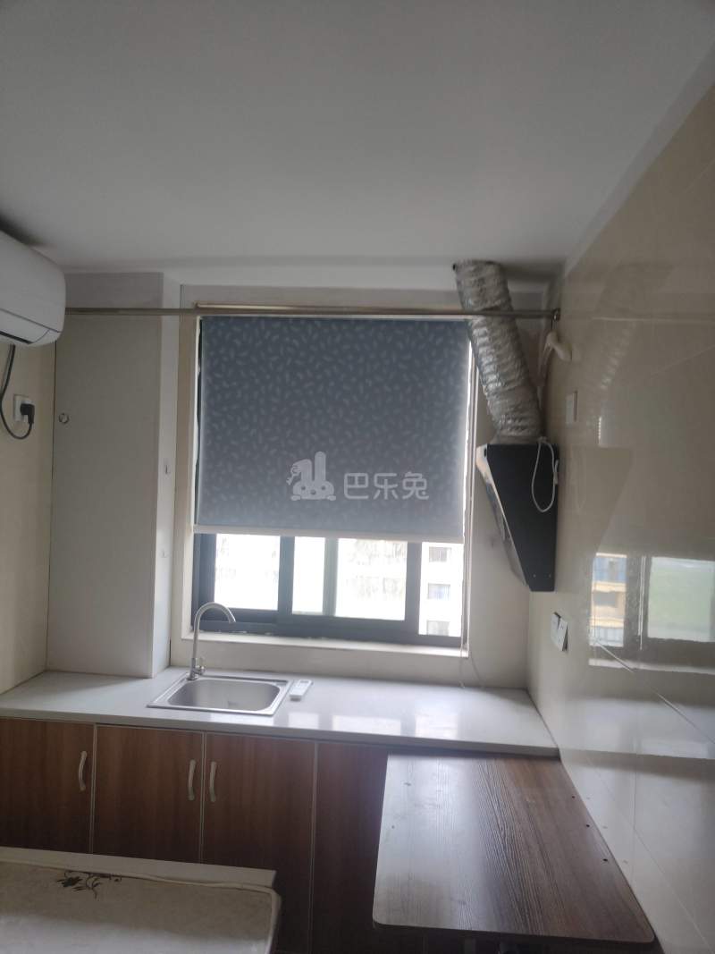 山秀景苑7302885卧室窗户图8