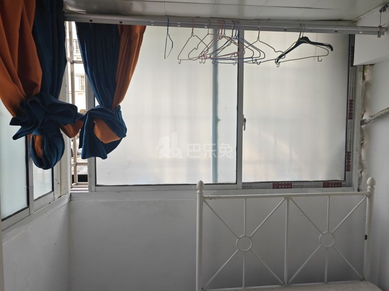 莲杨苑7304398卧室窗户图7