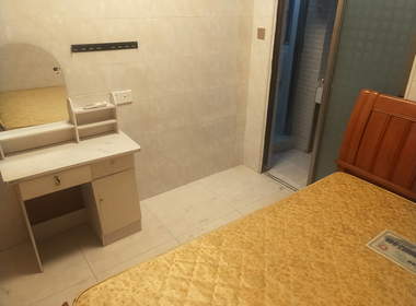 鹤边青云街四巷18号 1室0厅1卫