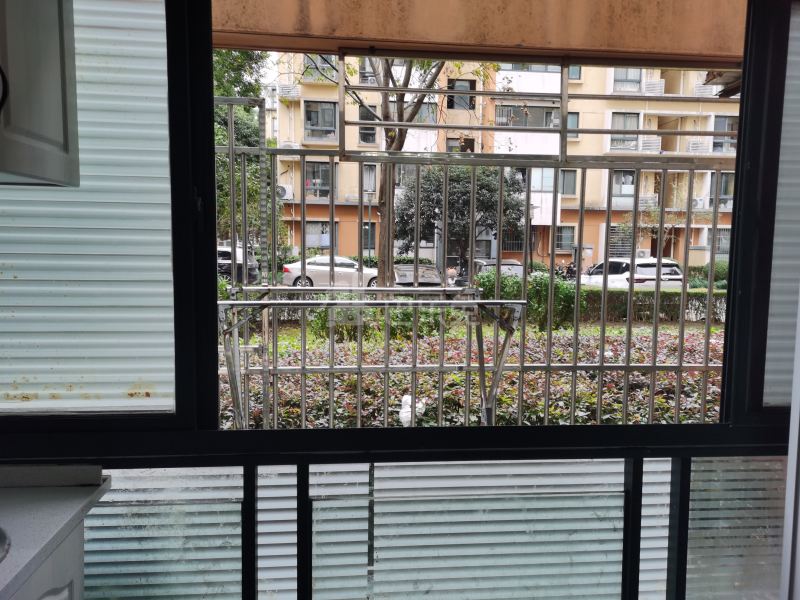 水清年华花园7334288卧室窗户图7