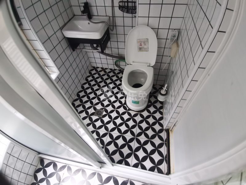 水清年华花园7334288卫生间图6