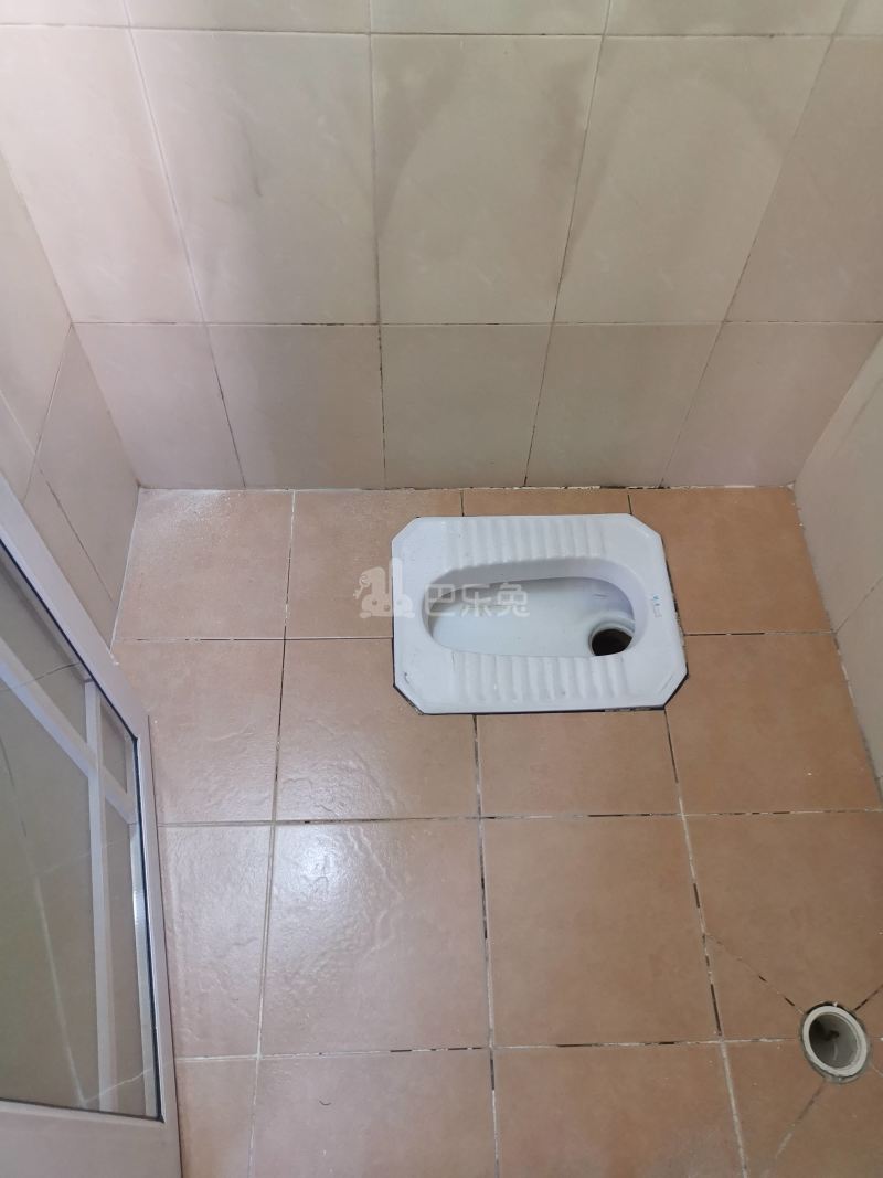 植村西约二街一巷8号7357676卫生间图6