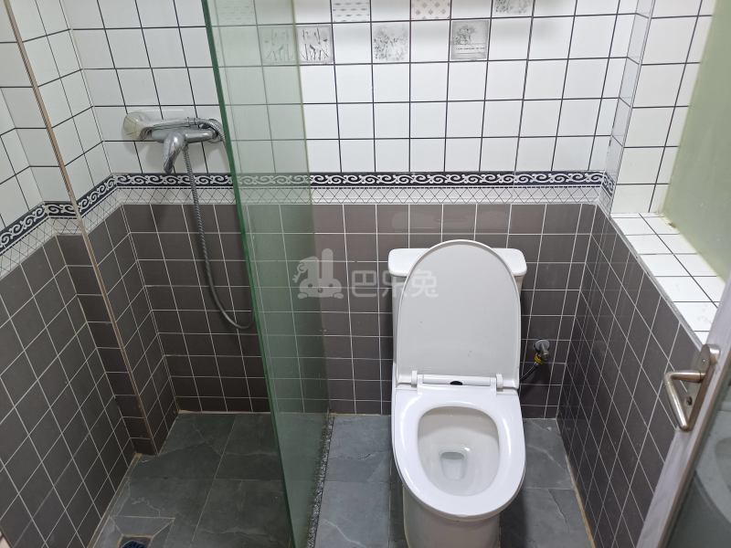 元岗北街126号A栋7362755卫生间图5