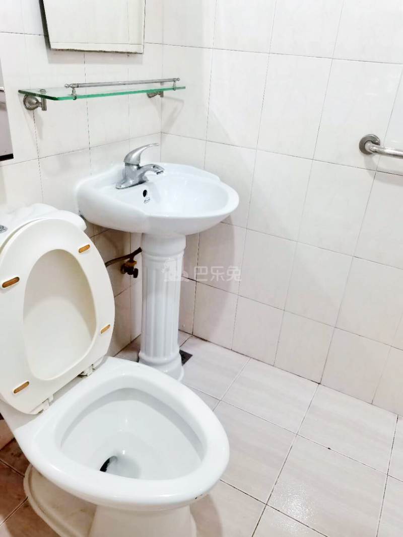 临汾小区7296767卫生间图12