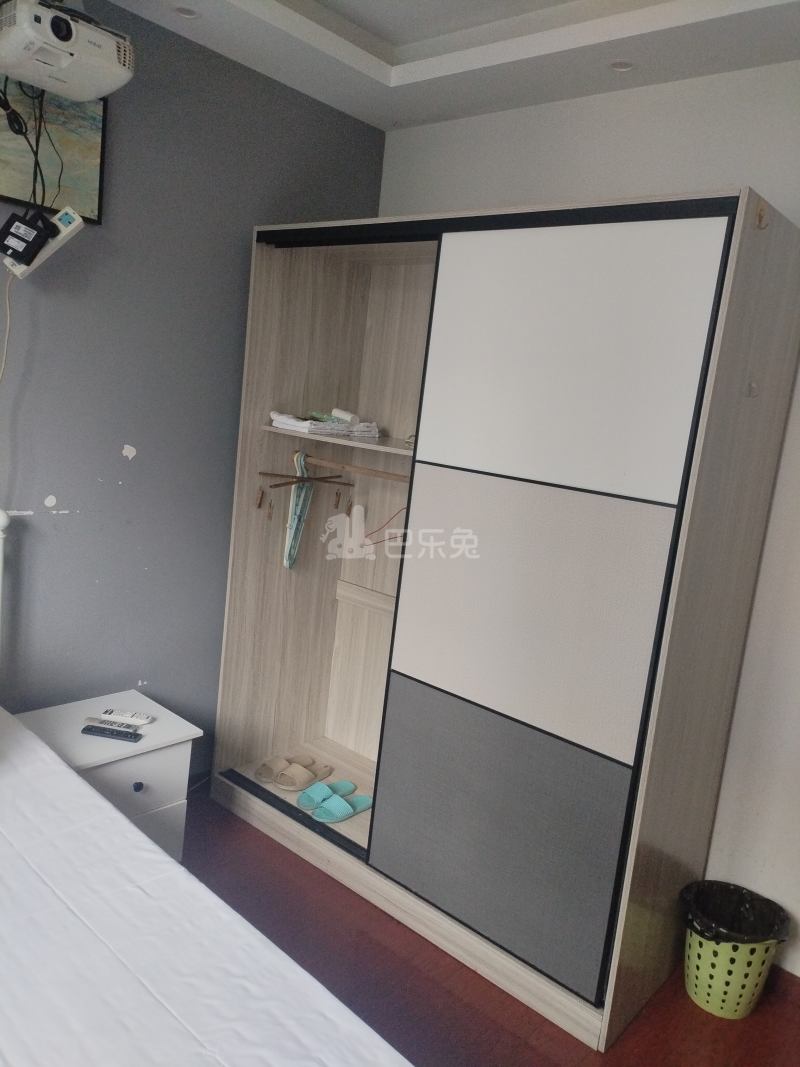 南站阳光小区7366033卧室图2