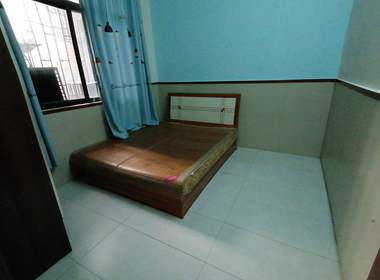 东圃龙步新村一巷1号 