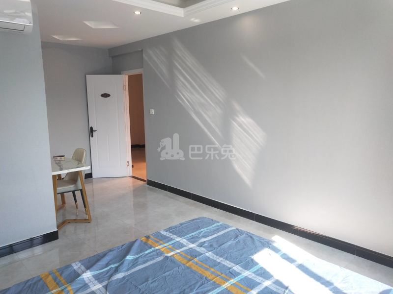 畈里张公寓7398843卧室图0