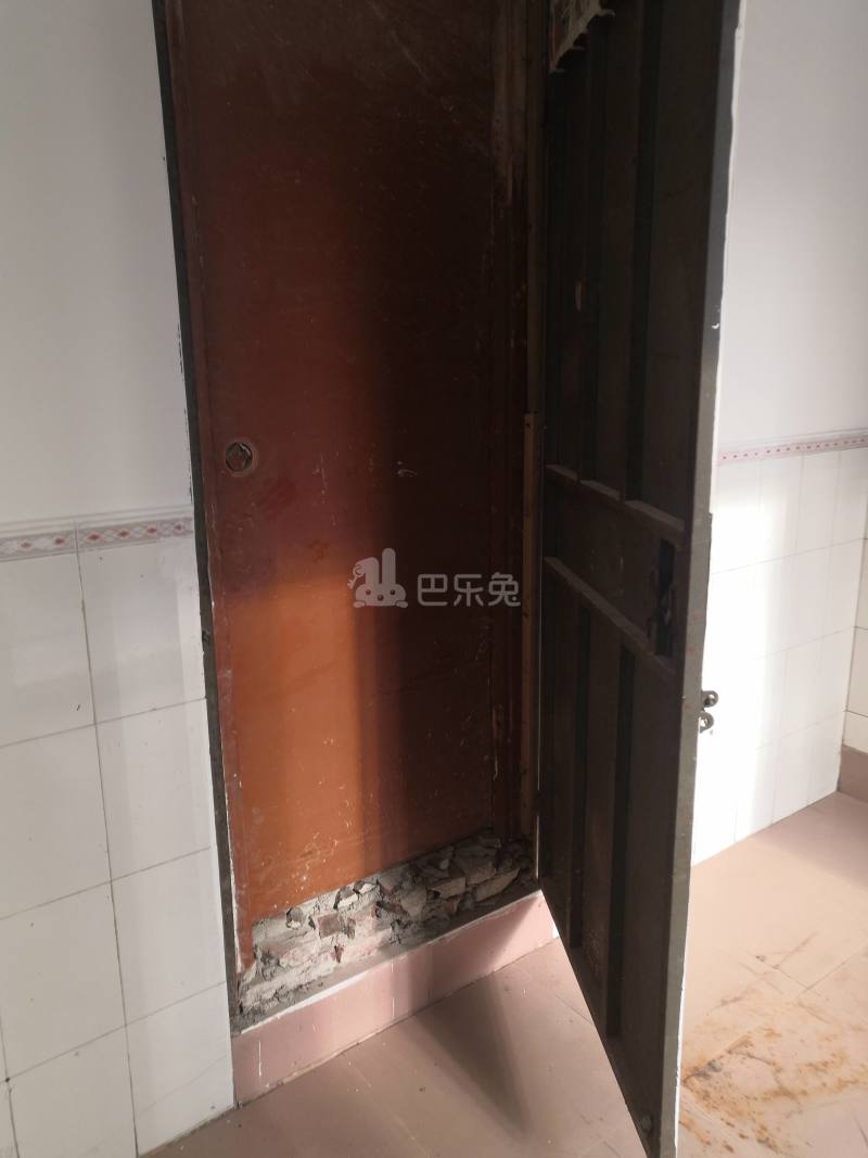 龙洞东街聚源里6号之57402787卫生间图4