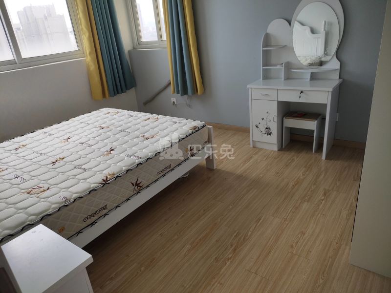 和源名城7404719卧室图6