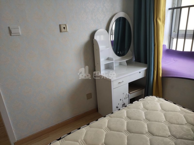 和源名城7404719卧室图5