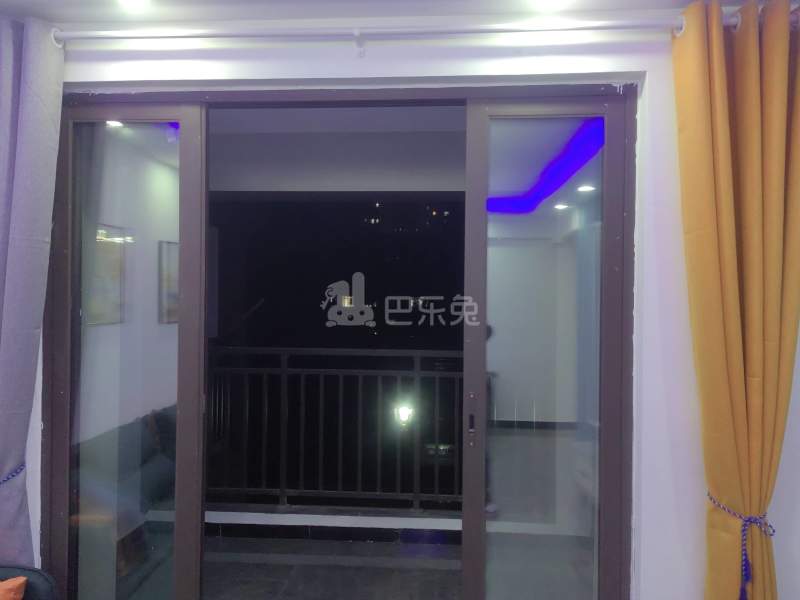 香逸尚城花园7425320卧室窗户图14