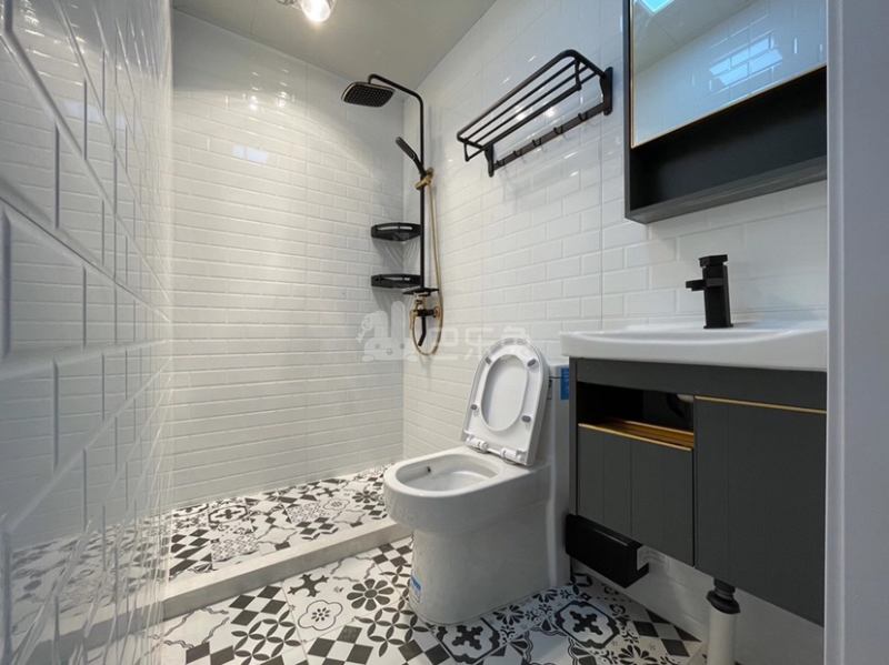 乳山四村西区7426320卫生间图4