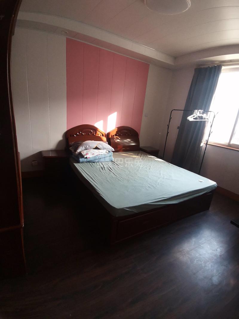 同鸣小区7436778卧室图0