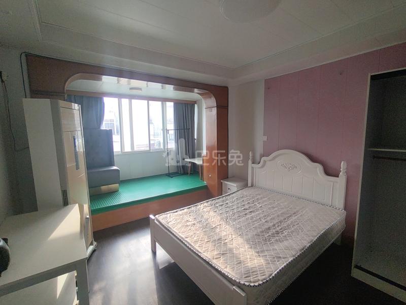 同鸣小区7436788卧室图0