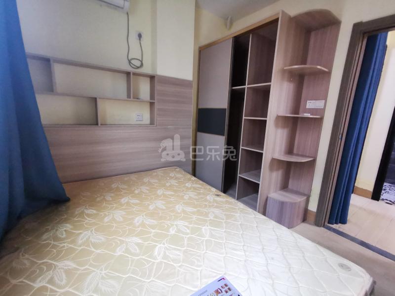 大石大山村富山路16号7462381卧室图1