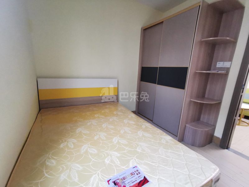 大石大山村富山路16号7462381卧室图4