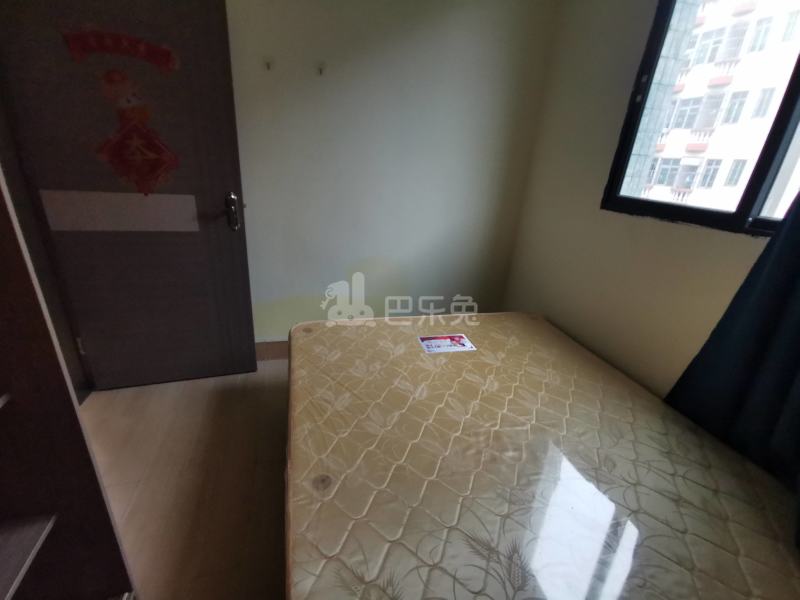 大石大山村富山路16号7462381卧室图2