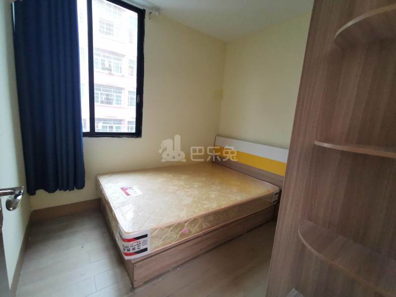 大石大山村富山路16号7462381卧室图3