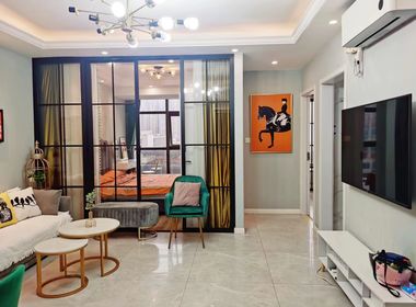 环球广场 2室1厅1卫