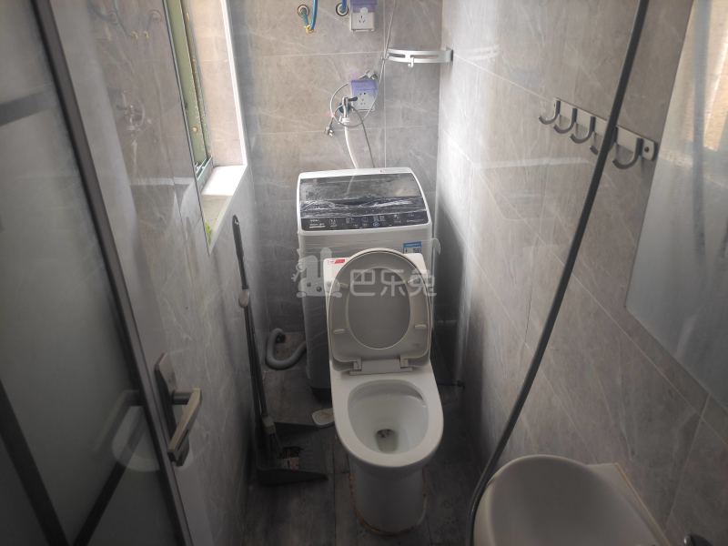 金色米兰苑7471990卫生间图9