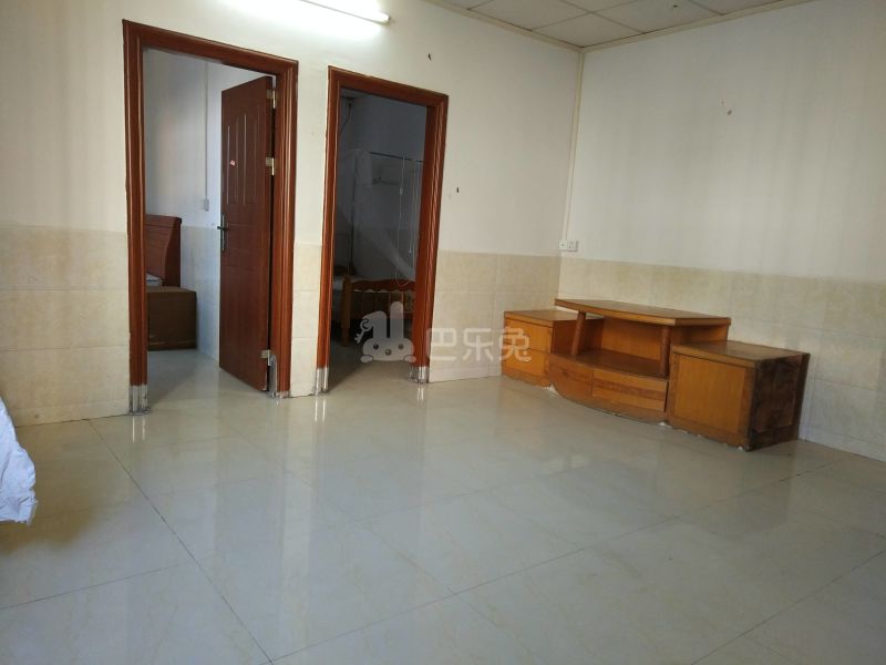 龙洞金怡园大街4号7477407卫生间图6