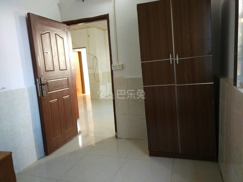 龙洞金怡园大街4号7477407卧室图3