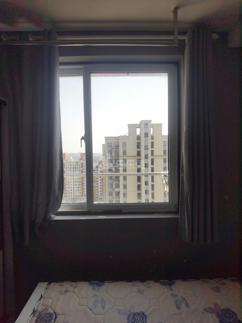 馨清佳苑7480749卧室窗户图8