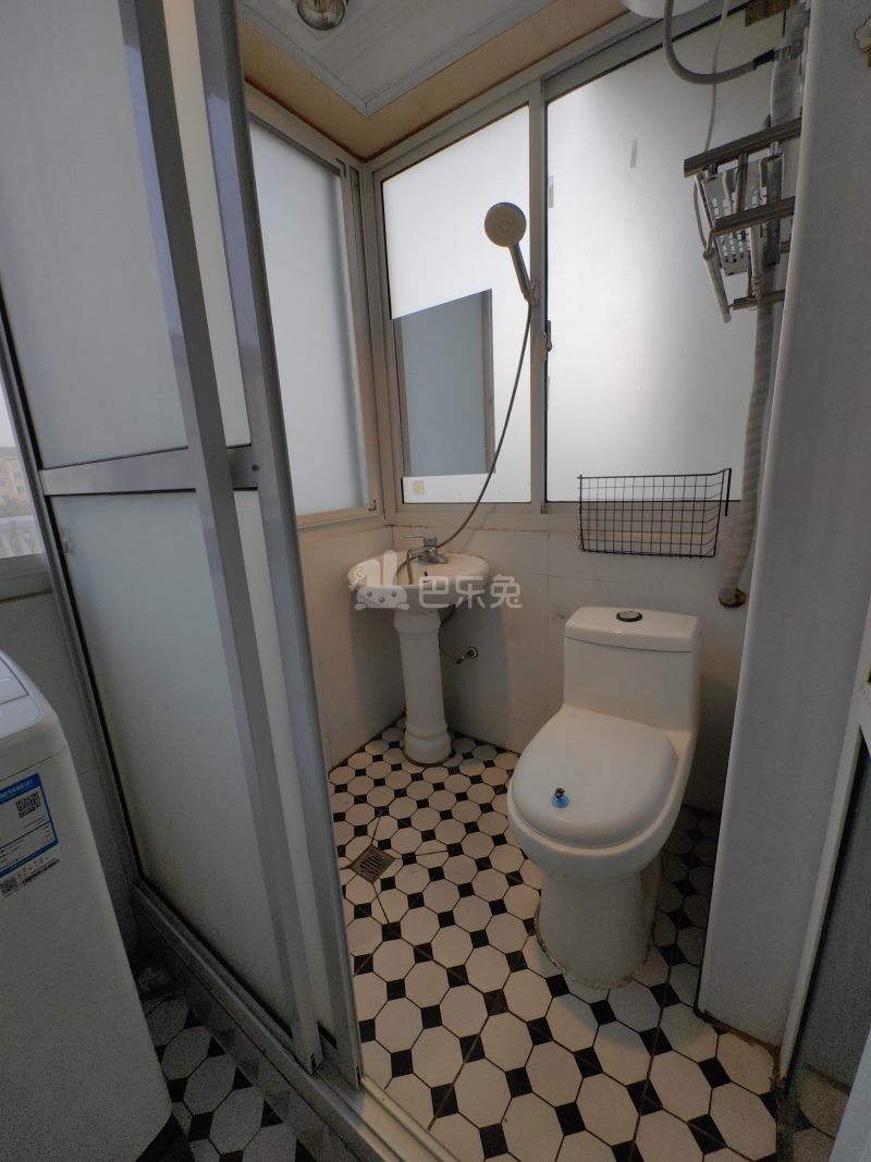 和龙新苑7480941卫生间图7