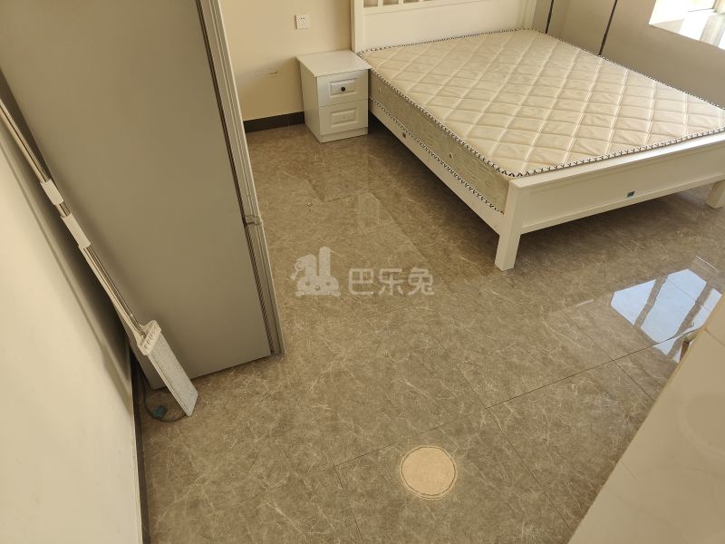 和龙新苑7480941客厅图5