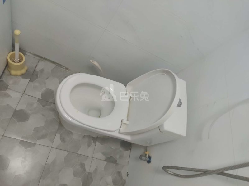 嘉泰馨庭7482609卫生间图5