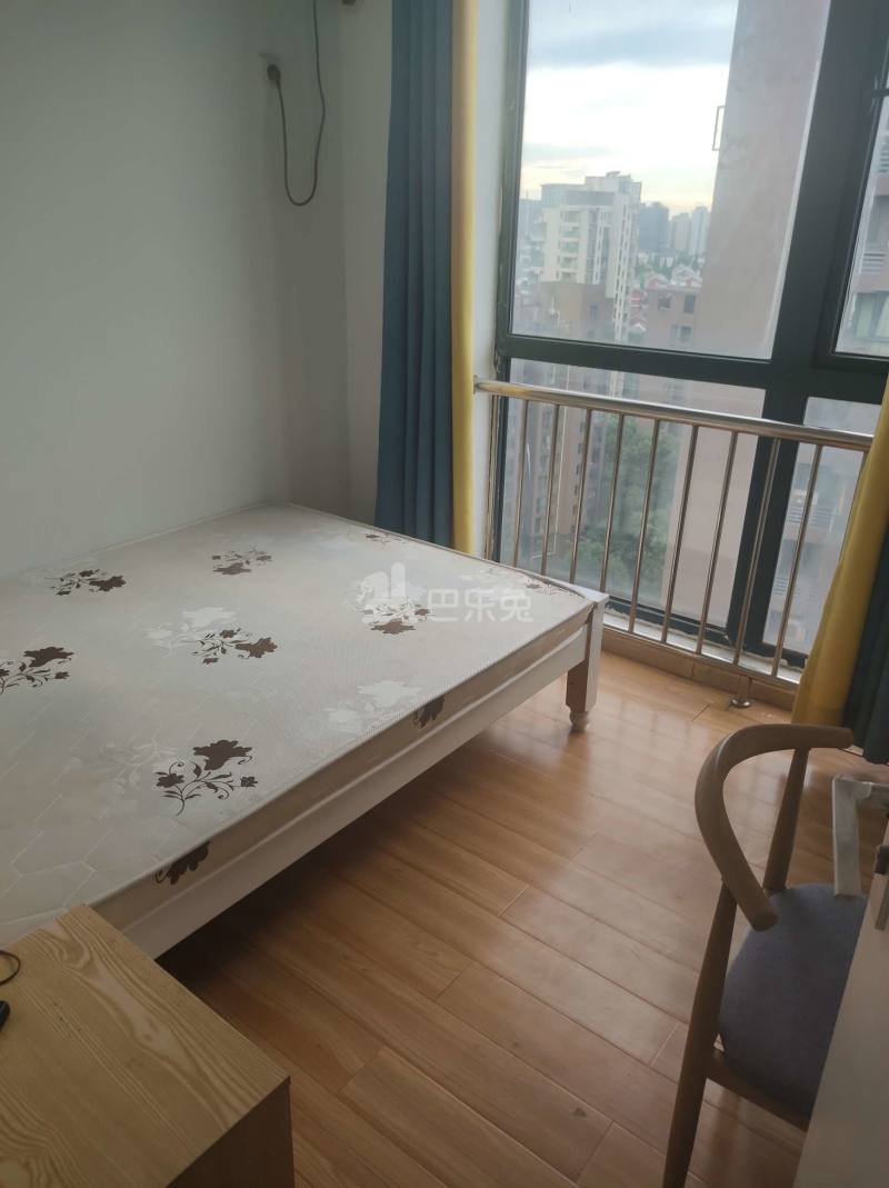 嘉泰馨庭7482609卧室图0