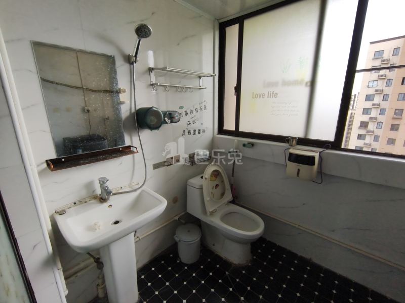 崧泽华城秀景苑2期7492230卫生间图6